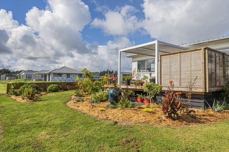 Photo of property in 1 Manaaki Circle, Paparoa, 0571