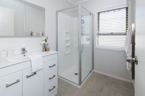 Photo of property in 2/123 Prince Regent Drive, Half Moon Bay, Auckland, 2012