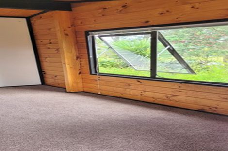 Photo of property in 8 Pararewa Drive, Whalers Gate, New Plymouth, 4310