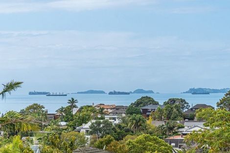 Photo of property in 2/7 Sandford Street, Campbells Bay, Auckland, 0630