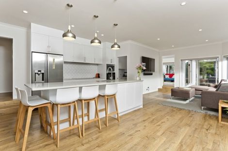 Photo of property in 47 Isobel Road, Greenhithe, Auckland, 0632