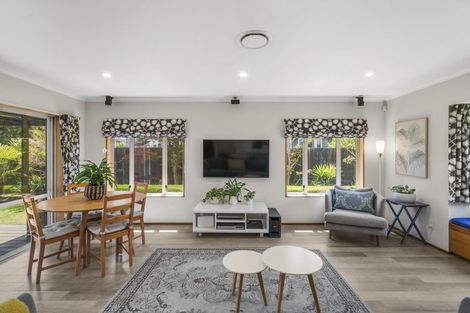 Photo of property in 15 Wardour Mews, Avonhead, Christchurch, 8042