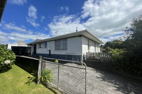 Photo of property in 15 Kauri Street, Inglewood, 4330