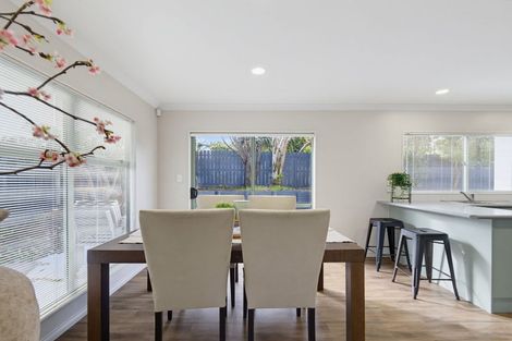 Photo of property in 6 Chadlington Avenue, Henderson, Auckland, 0612
