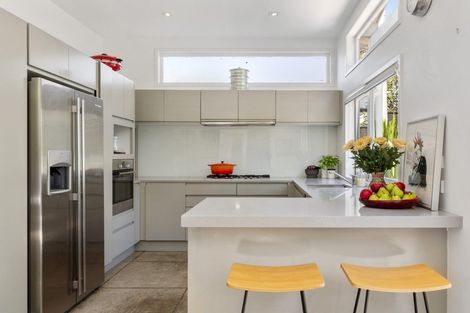 Photo of property in 28 Regina Street, Westmere, Auckland, 1022