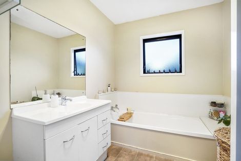 Photo of property in 54 Ross Crescent, Fairfield, Hamilton, 3214