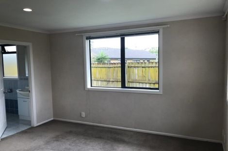 Photo of property in 96 Redcastle Drive, East Tamaki, Auckland, 2013