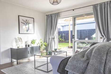 Photo of property in 2/44 Beach Road, Katikati, 3129