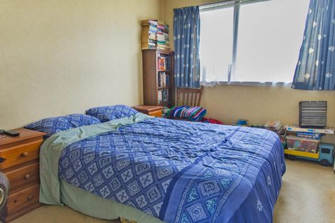 Photo of property in 6 Mcquarrie Avenue, Wattle Downs, Auckland, 2103