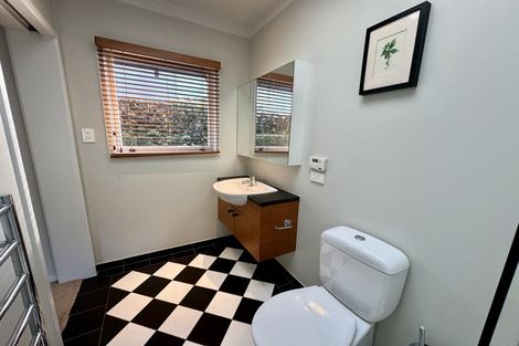 Photo of property in 10 Marine Terrace, Bayswater, Auckland, 0622