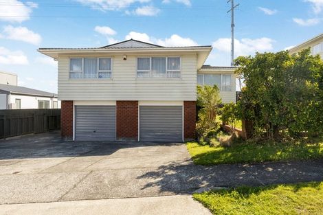 Photo of property in 28 Edgecombe Street, Newlands, Wellington, 6037
