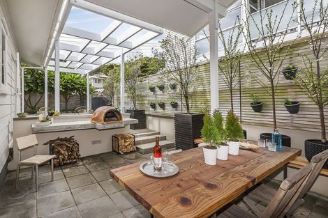 Photo of property in 30 Mantell Street, Seatoun, Wellington, 6022