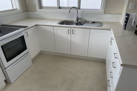 Photo of property in 56 Amaru Road, One Tree Hill, Auckland, 1061