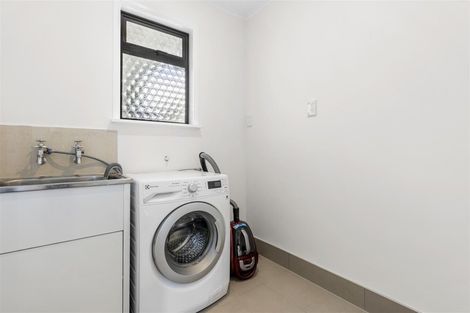 Photo of property in 2/44 Becroft Drive, Forrest Hill, Auckland, 0620