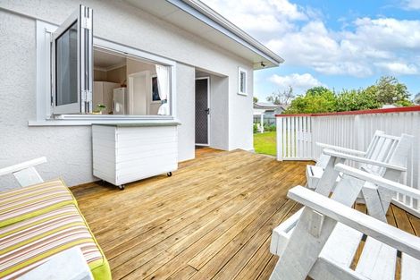 Photo of property in 215 Mayfair Avenue, Mayfair, Hastings, 4122