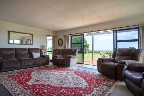 Photo of property in 787 Main North Road, Motunui, Waitara, 4383