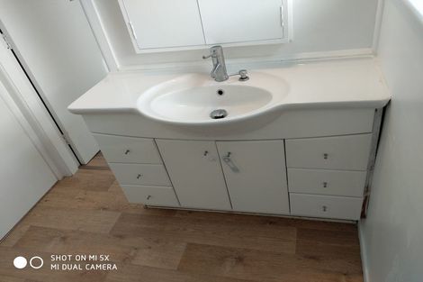 Photo of property in 88 Newlands Road, Newlands, Wellington, 6037