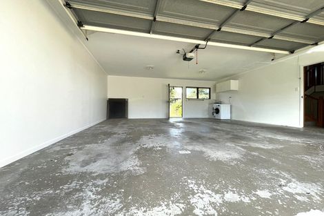 Photo of property in 86 Dalwhinnie Parade, Highland Park, Auckland, 2010