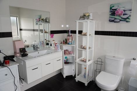 Photo of property in 20 Eastwood Rise, Browns Bay, Auckland, 0630