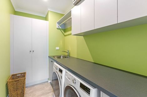 Photo of property in 6 Arapipi Way, Peka Peka, Waikanae, 5391