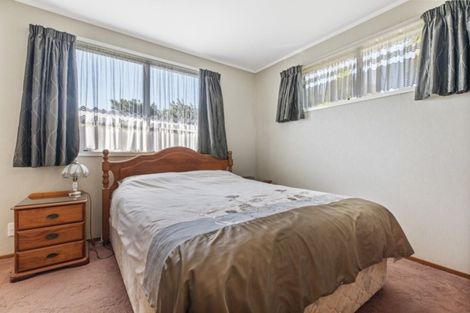 Photo of property in 25 Lipton Grove, Opaheke, Papakura, 2113