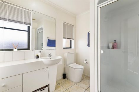 Photo of property in 19 Manara Place, The Gardens, Auckland, 2105