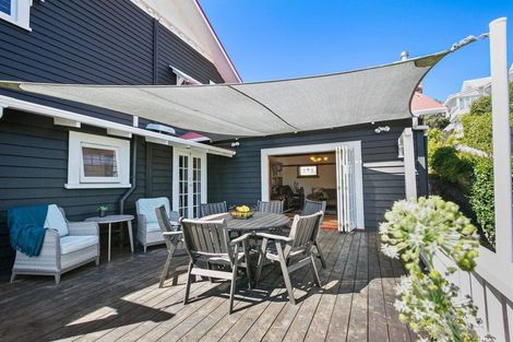 Photo of property in 124 Pendarves Street, New Plymouth, 4312