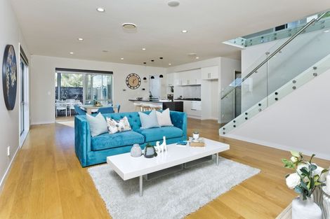 Photo of property in 4 Greenlink Rise, Long Bay, Auckland, 0630