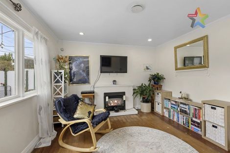 Photo of property in 39 Raukawa Street, Stokes Valley, Lower Hutt, 5019