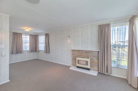 Photo of property in 39 Karaka Crescent, Levin, 5510