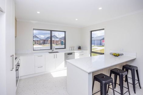 Photo of property in 6 Pukaki Place, Baverstock, 3200