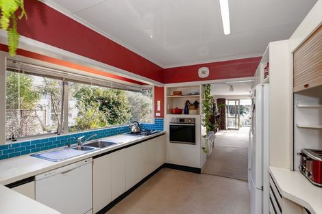 Photo of property in 2 Sydney Crescent, Raumati South, Paraparaumu, 5032
