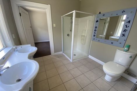 Photo of property in 27 Milverton Avenue, Hokowhitu, Palmerston North, 4410