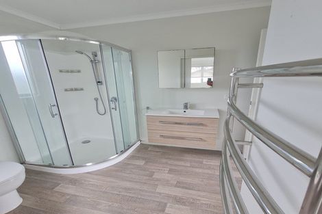 Photo of property in 8 Wells Place, Whitianga, 3510