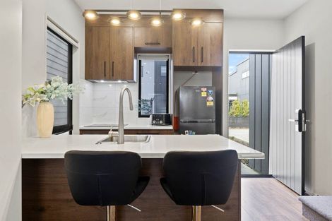 Photo of property in 24 Parahau Road, Papakura, 2110