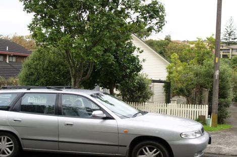 Photo of property in 25 Luplau Crescent, Cockle Bay, Auckland, 2014
