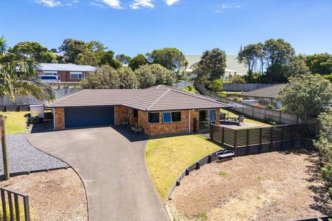 Photo of property in 31 Te Kauri Place, Helensville, 0800