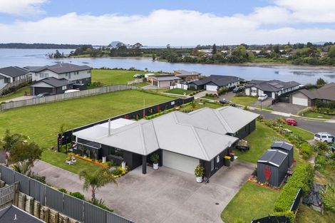 Photo of property in 19 Wairere Rise, Omokoroa, 3114