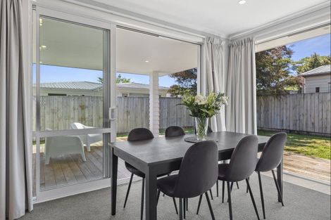 Photo of property in 22 Clare Street, Cambridge, 3434