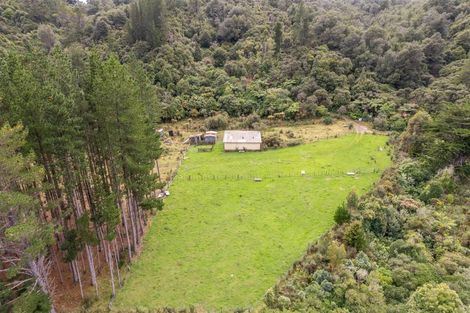 Photo of property in 1154d State Highway 2, Te Marua, Upper Hutt, 5018