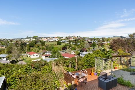 Photo of property in 16 Pandora Place, Welcome Bay, Tauranga, 3112