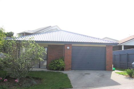 Photo of property in 5b Peter Button Place, Johnsonville, Wellington, 6037