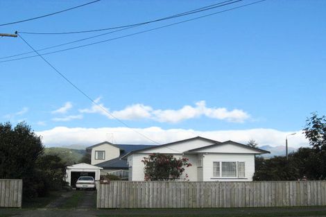 Photo of property in 168 Bartholomew Road, Levin, 5510