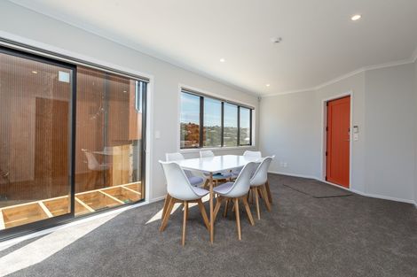 Photo of property in 3 Hillview Crescent, Paparangi, Wellington, 6037