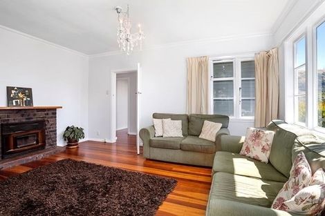 Photo of property in 18 Bell Street, Tawa, Wellington, 5028