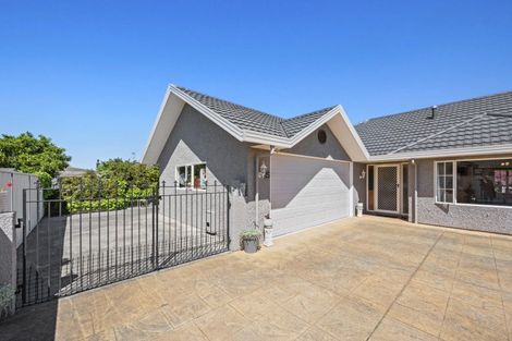 Photo of property in 15 Pukekura Place, Taradale, Napier, 4112