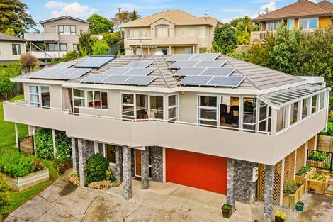 Photo of property in 22 Ballini Rise, West Harbour, Auckland, 0618