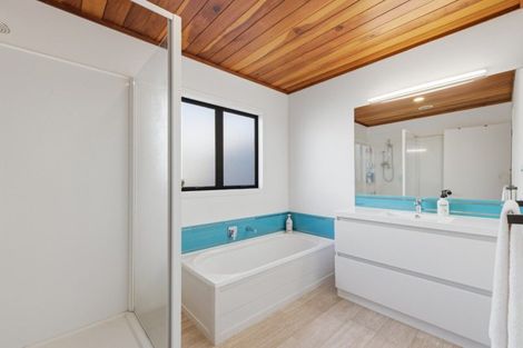 Photo of property in 32 Webb Place, Papamoa Beach, Papamoa, 3118