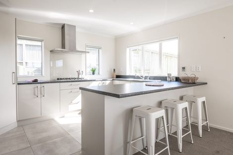 Photo of property in 195 Mark Avenue, Grenada Village, Wellington, 6037