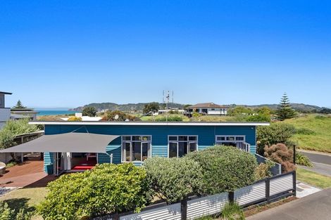 Photo of property in 32c Ohuirehe Road, Coastlands, Whakatane, 3120
